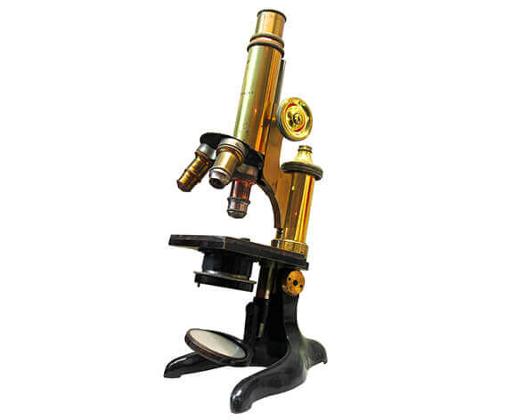 BioMerieux_Old_Microscope.jpeg